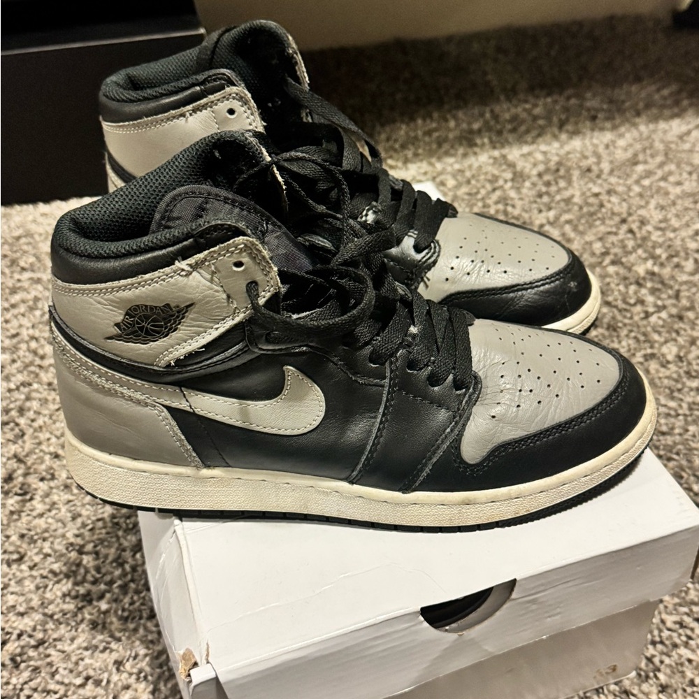Jordan Men's Black and Gray Sneakers